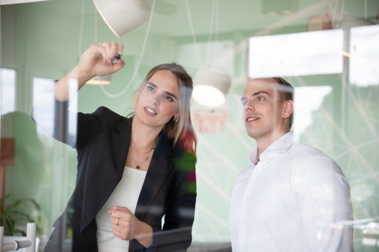 Strategie-in-der-Transformation-scaled